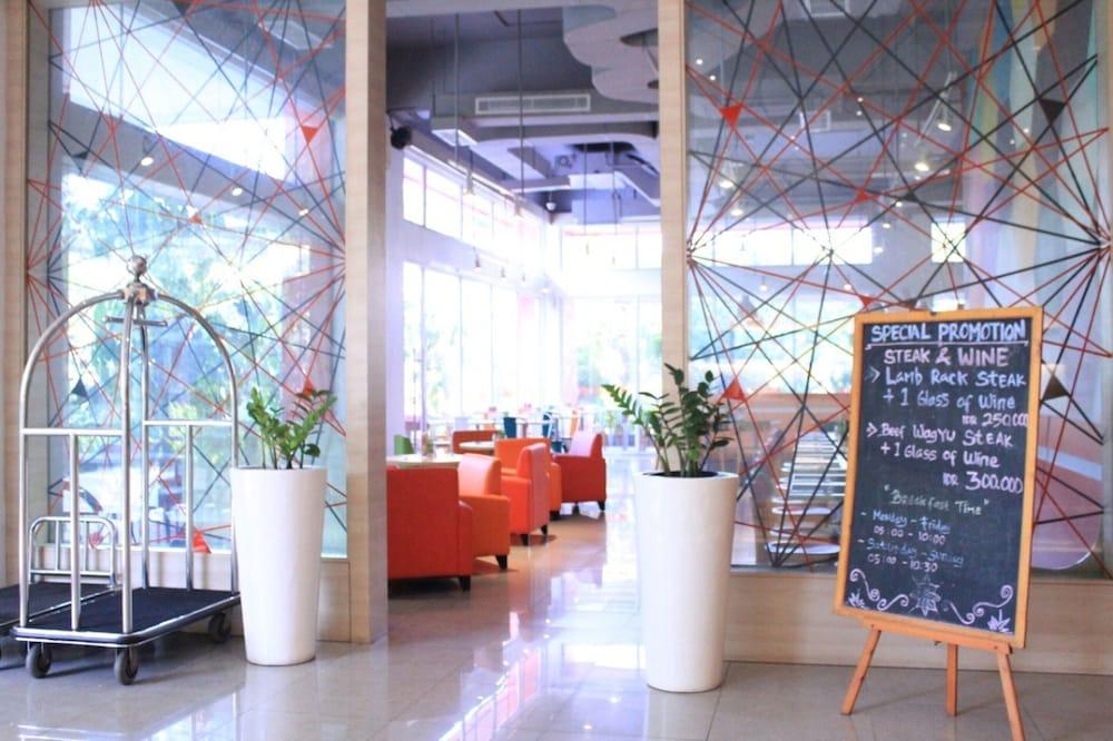 Zuri Express Lippo Cikarang Hotel Bekasi Exterior photo